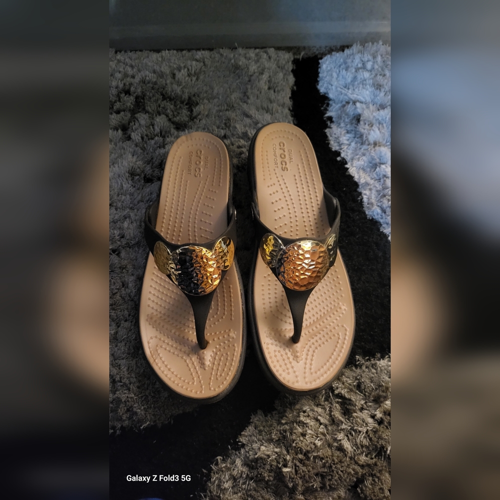 Crocs Shoes | Crocs Thong Wedge Sanrah Sandals HammeredGolden Circle Brown